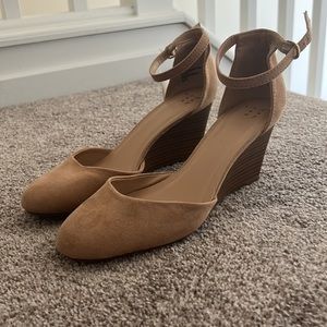 NWT Taupe Wedge Heel